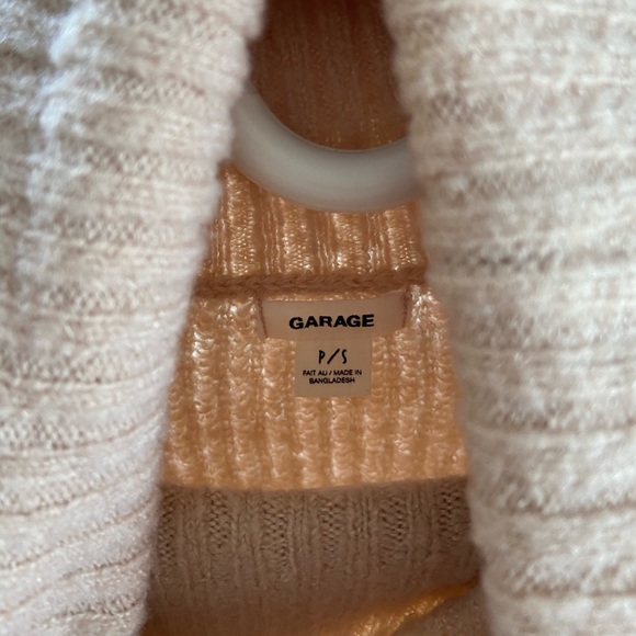 Garage dusty pink turtleneck sweater! - Picture 2 of 4